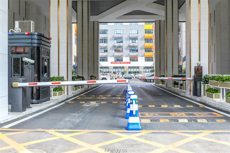 大门入口